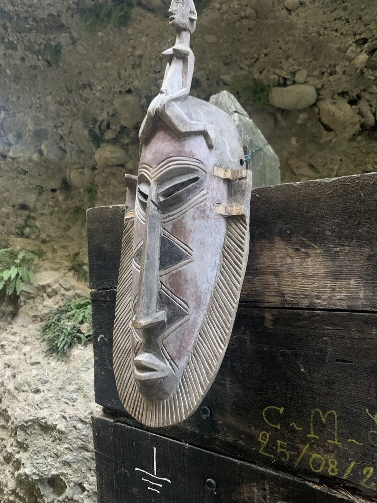 rue-des-masque-randonnees-guillestre