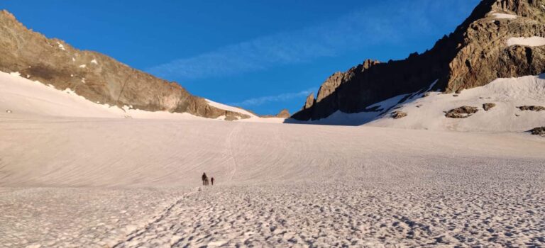 De l’Aile Froide au Col du Sélé : ma première course d’alpinisme avec le Club Alpin